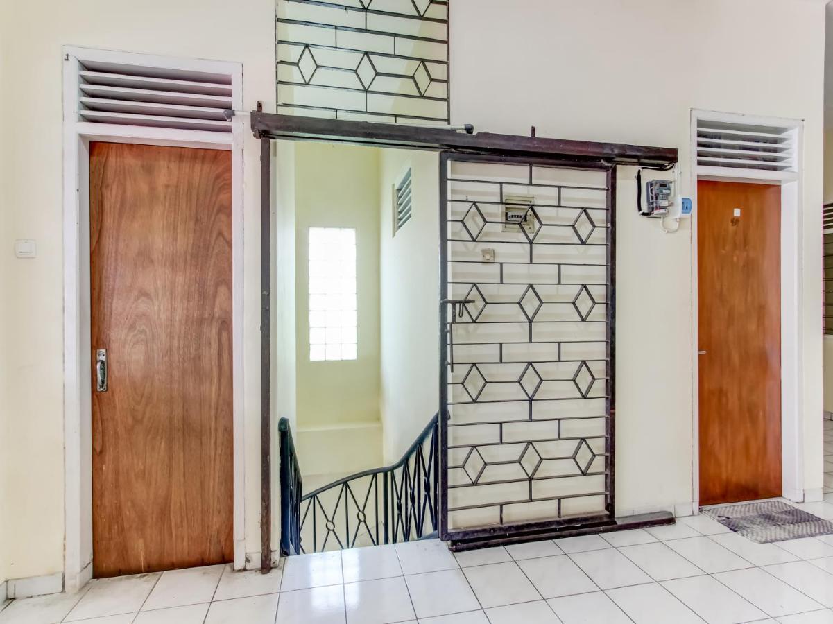 Oyo Life 91374 Asia Stay Semarang Syariah Exterior foto