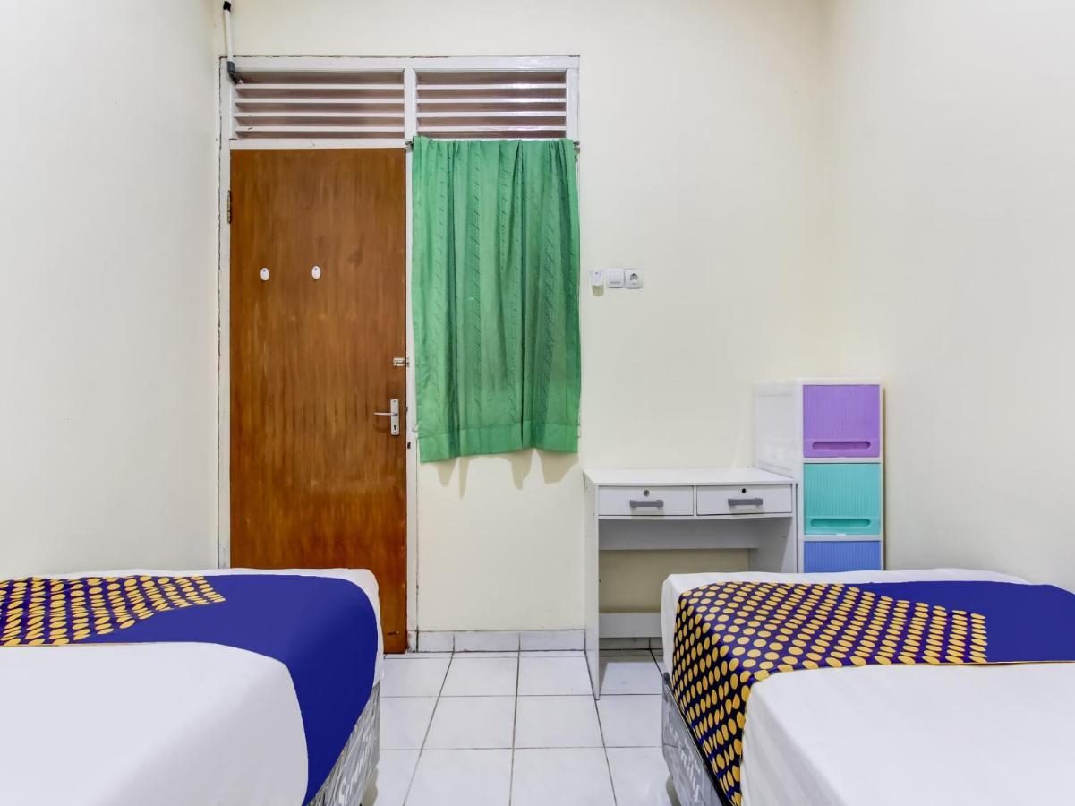 Oyo Life 91374 Asia Stay Semarang Syariah Exterior foto